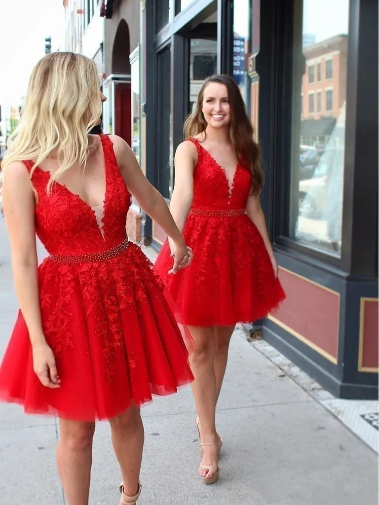 Cute Red Lace Appliques Homecoming Dresses V Neck Tulle Above Knee Short Prom Dress