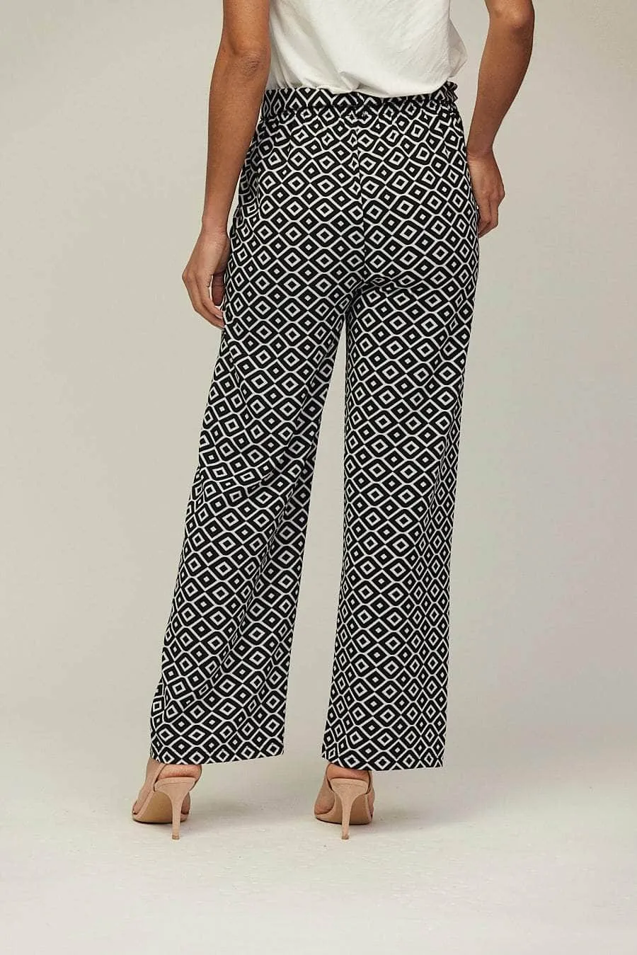 Saloos Monochrome Wide Leg Trousers with Belt