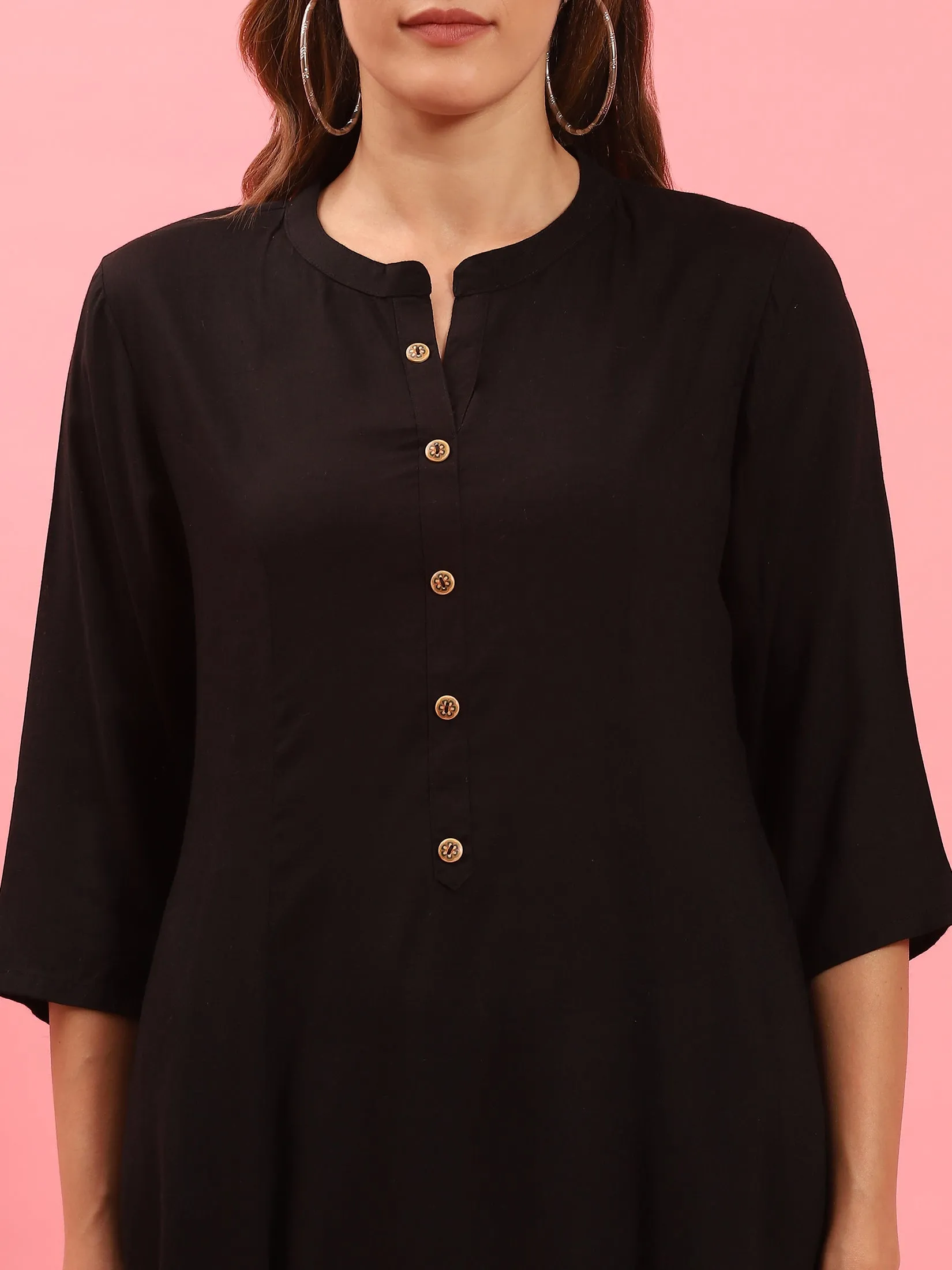 Women Black Plain Kurta